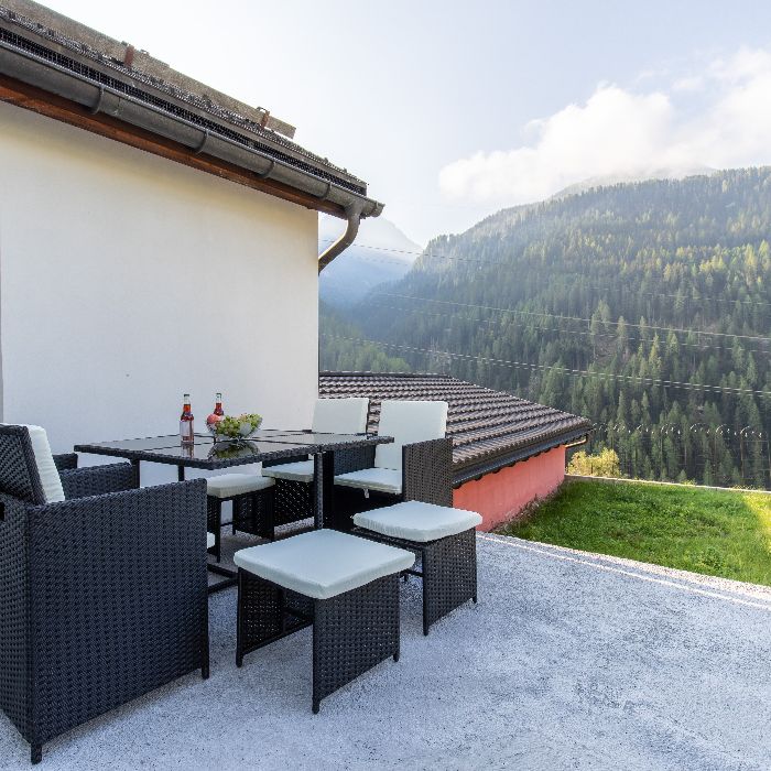 FEWOlution Ferienwohnung Chasa Il Muglin OG Wohnung Ardez