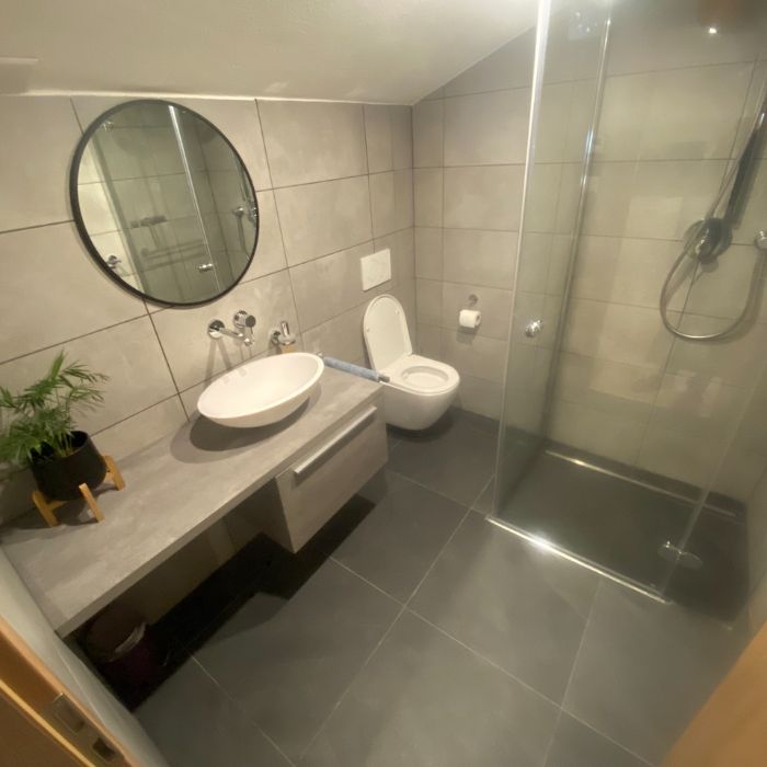 Ferienwohnung Spring Inn Schattenhalb FEWOlution