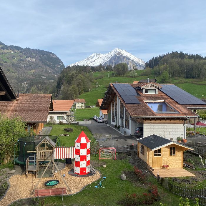 FEWOlution Ferienwohnung Spring Inn Schattenhalb