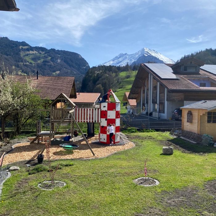 Ferienwohnung Spring Inn Schattenhalb FEWOlution